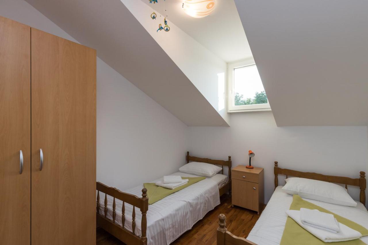 Apartment Zora Чилипи Экстерьер фото