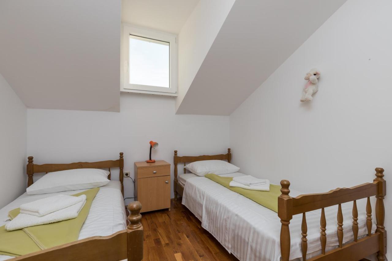 Apartment Zora Чилипи Экстерьер фото